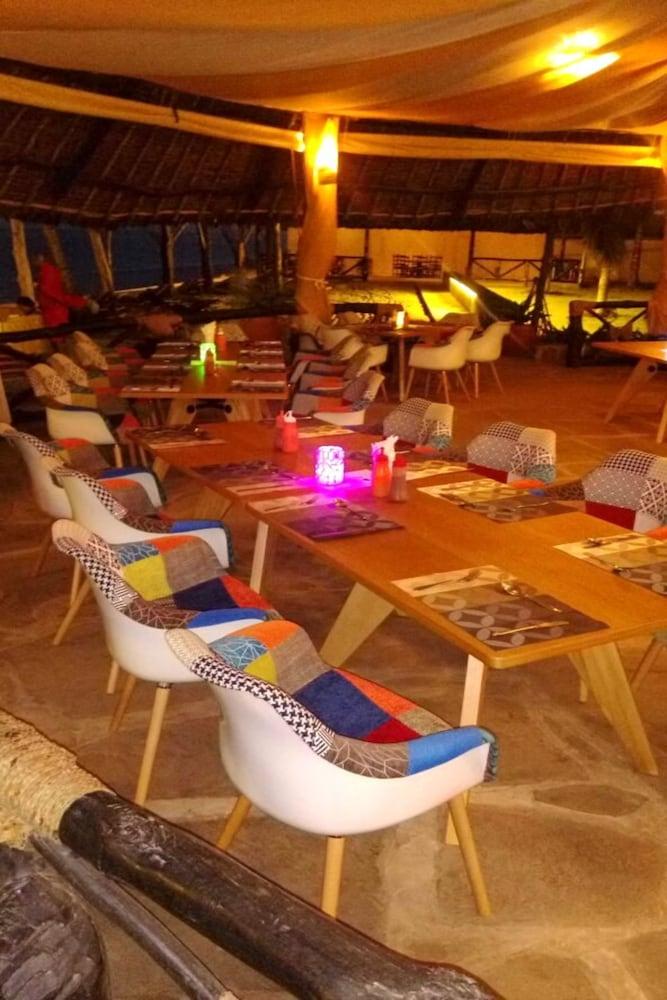 Bahari Dhow Beach Villas Diani Beach Ngoại thất bức ảnh