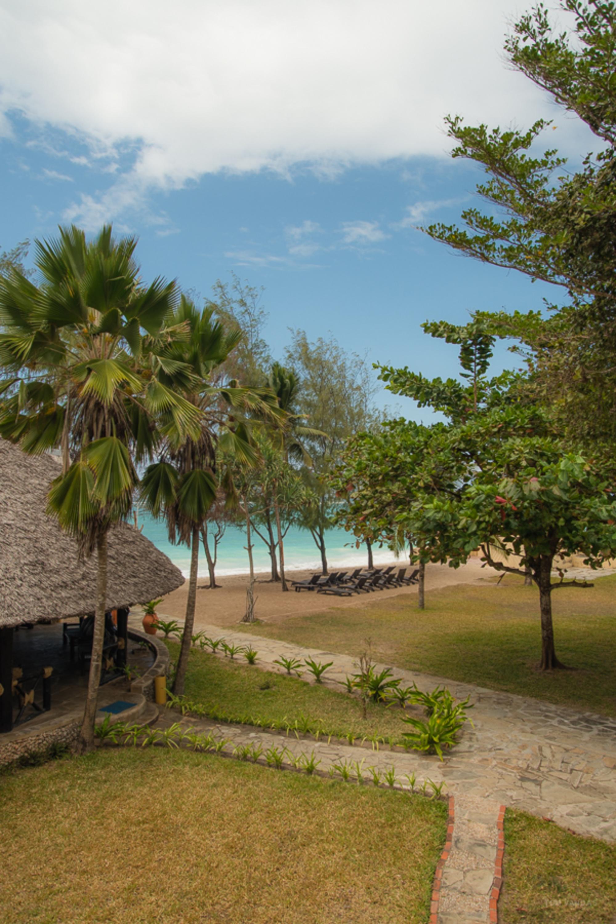 Bahari Dhow Beach Villas Diani Beach Ngoại thất bức ảnh
