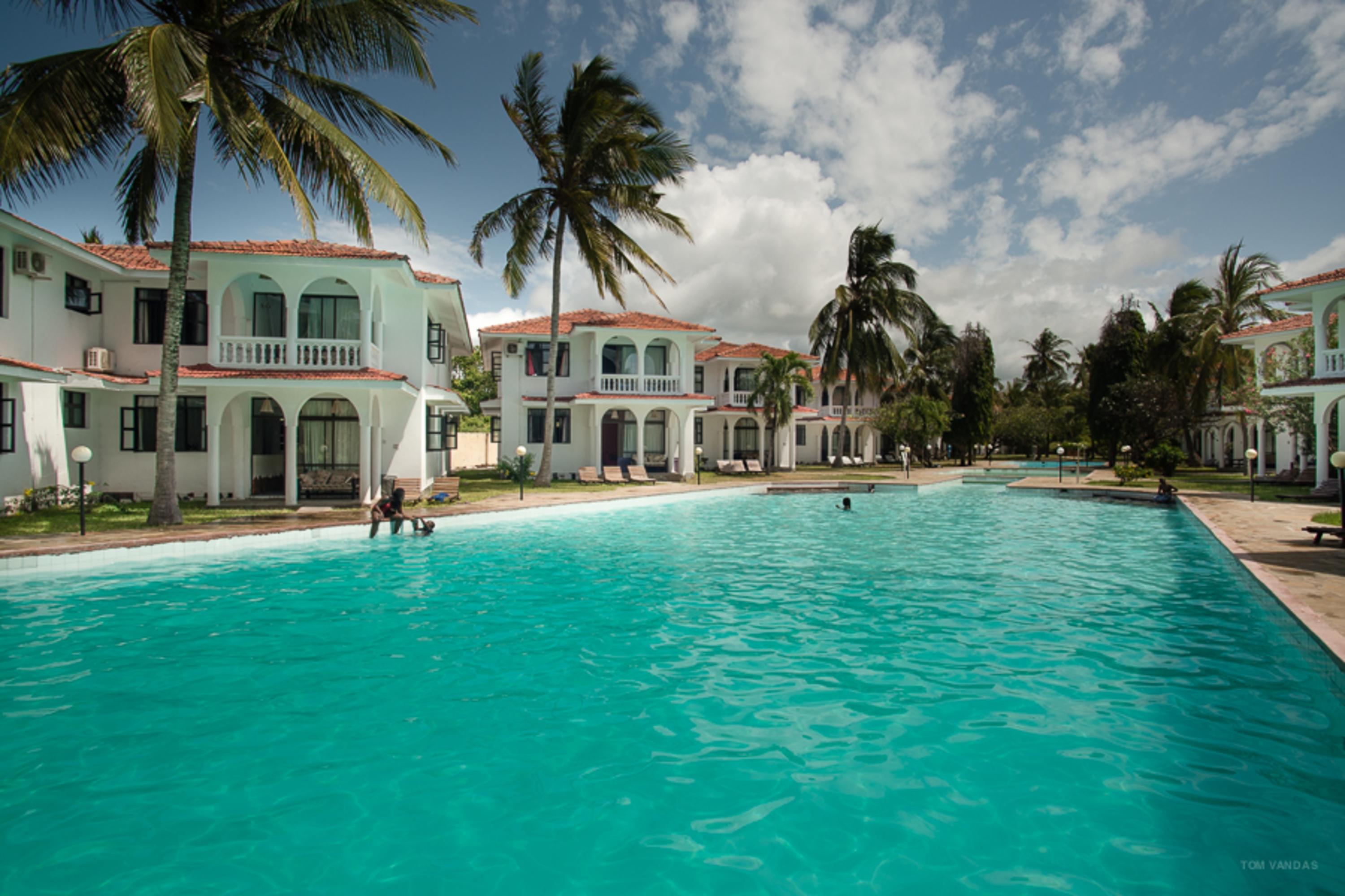 Bahari Dhow Beach Villas Diani Beach Ngoại thất bức ảnh