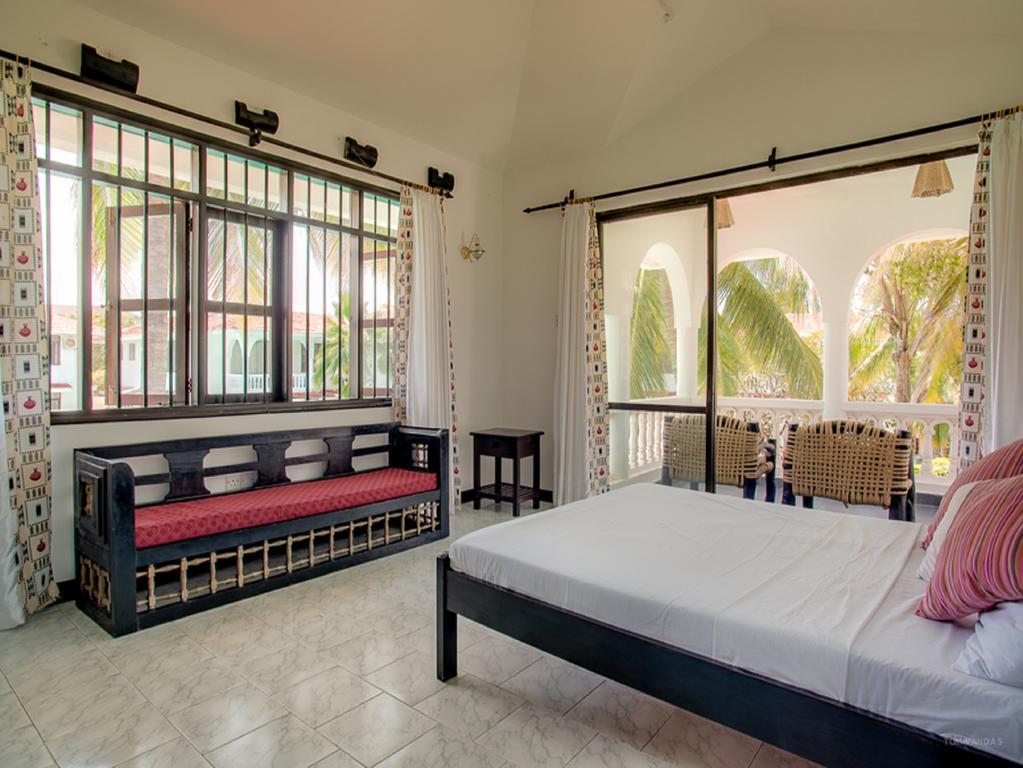 Bahari Dhow Beach Villas Diani Beach Ngoại thất bức ảnh